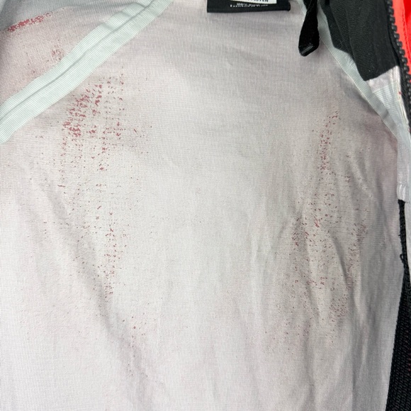 Showers Pass Men's Refuge Jacket Red Size M Outdoor Biking Mountaineering Hiking - Picture 12 of 16